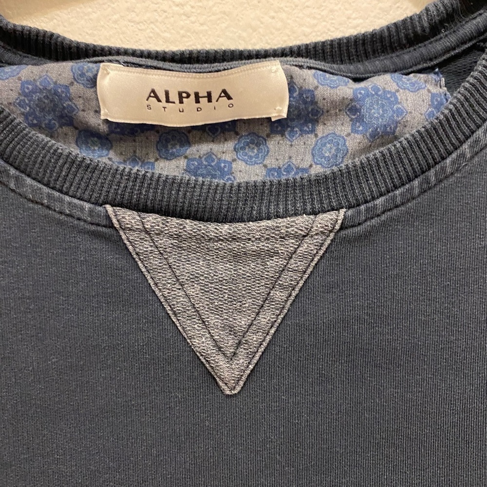 ALPHA Studios blue short sleeve top size medium good condition. Ribbed bottom - Picture 12 of 12